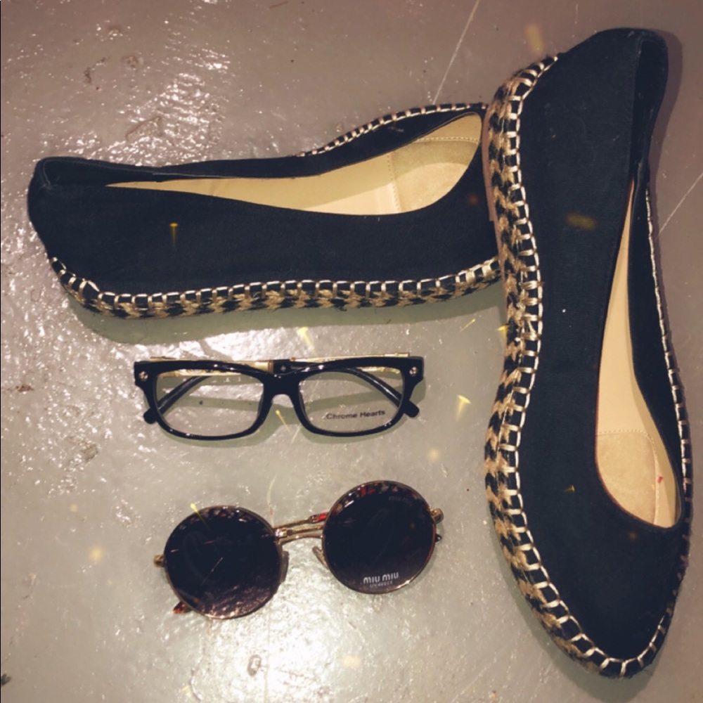 Flats never worn - Picture 2 of 2